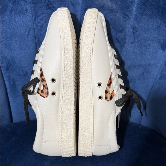 Tretorn Nylite Plus Leopard Cream Leather Women’s Sneakers Size 8 NWT - Picture 2 of 6